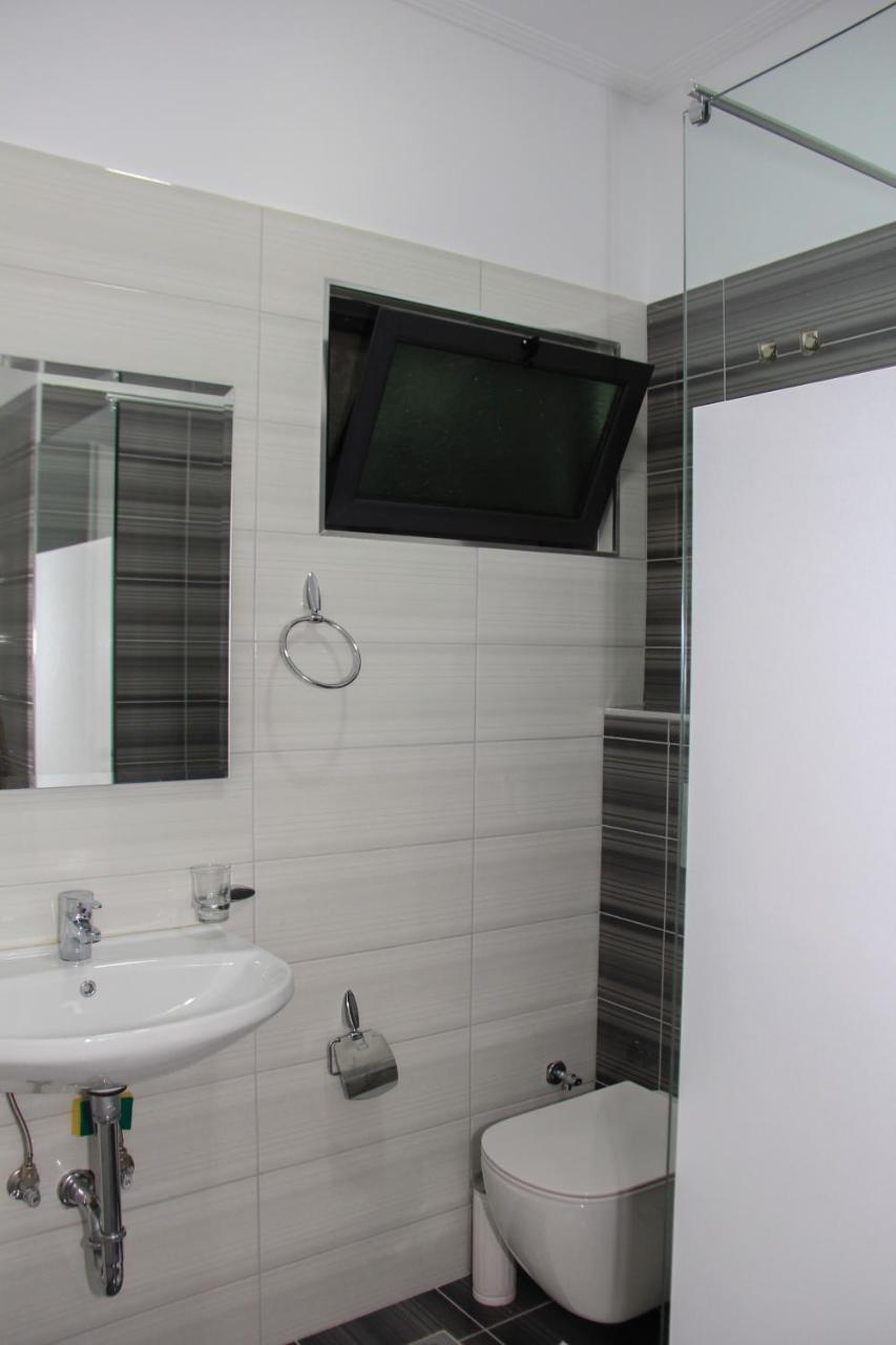 Maxi'S Apartments Sarandë Eksteriør bilde